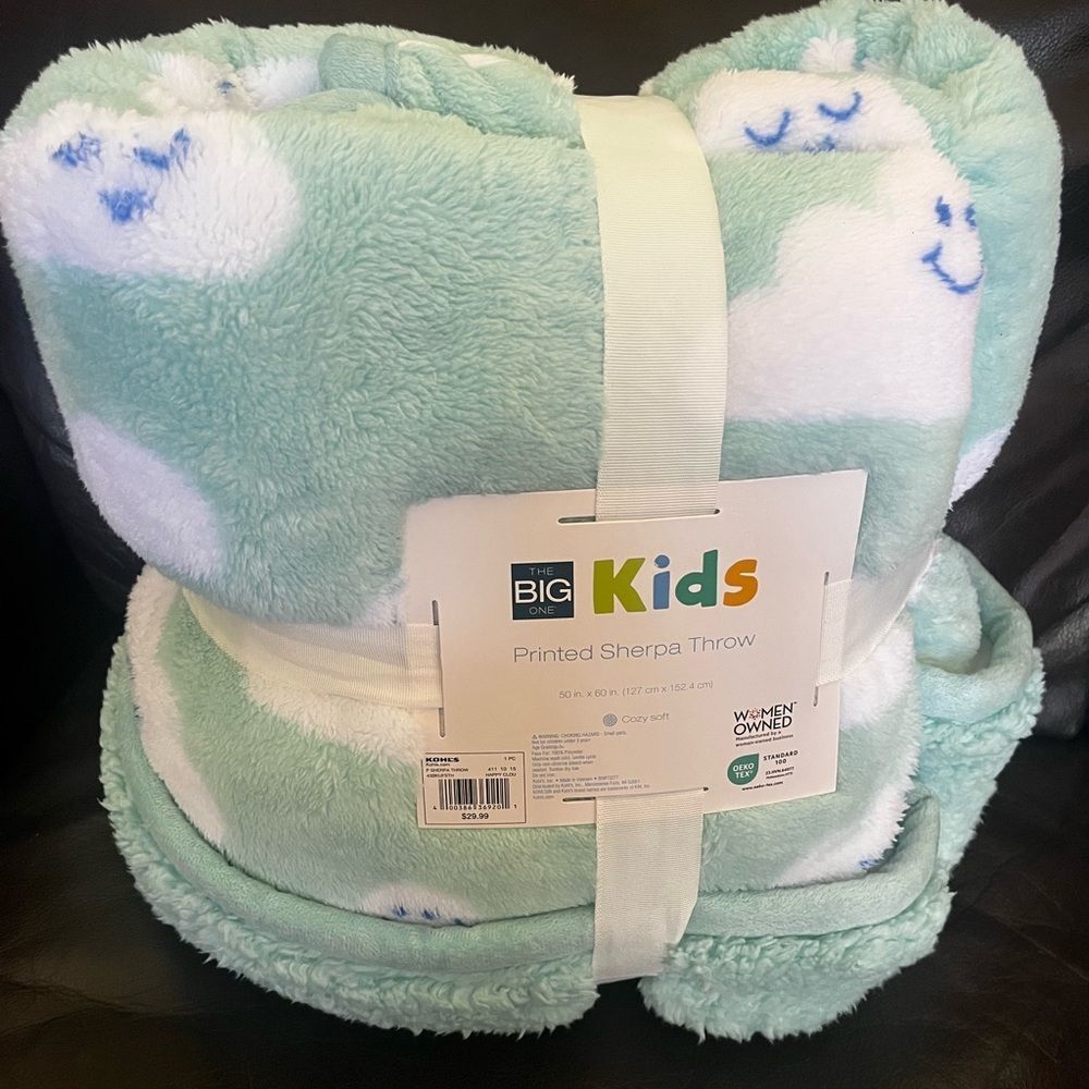 The Big One Kids Happy Cloud Sherpa Throw in Light Turquoise 50" by 60"